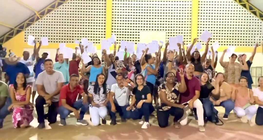 Camacã: Prefeitura realiza sonho dos moradores de Jacareci com a doação de 150 terrenos
